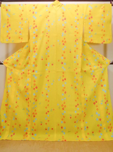 Photo1: O0228T Vintage Japanese kimono  Vivid Yellow YUKATA summer(made in Other than Japan) for women / Cotton. Flower,   (Grade B) (1)