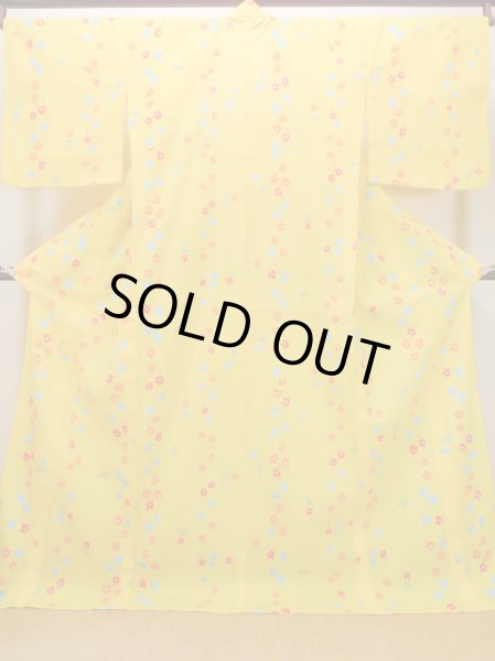 Photo2: O0228T Vintage Japanese kimono  Vivid Yellow YUKATA summer(made in Other than Japan) for women / Cotton. Flower,   (Grade B) (2)