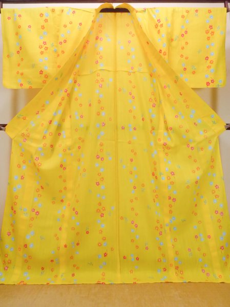 Photo2: O0228T Vintage Japanese kimono  Vivid Yellow YUKATA summer(made in Other than Japan) for women / Cotton. Flower,   (Grade B) (2)