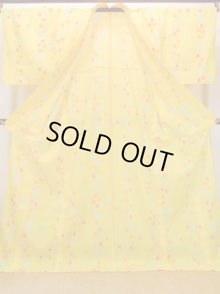 Photo3: O0228T Vintage Japanese kimono  Vivid Yellow YUKATA summer(made in Other than Japan) for women / Cotton. Flower,   (Grade B) (3)