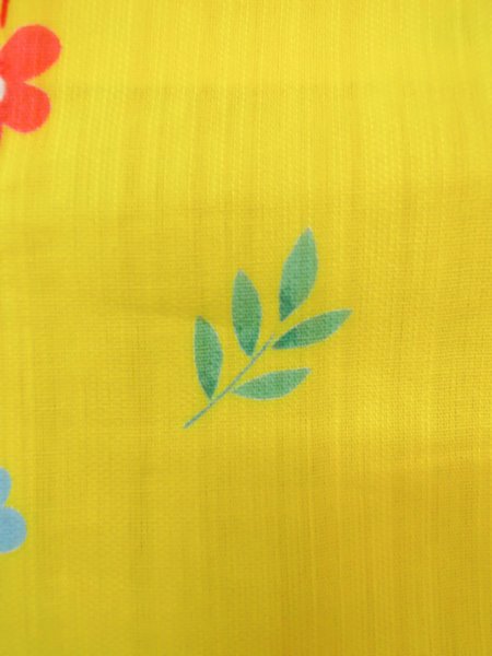 Photo6: O0228T Vintage Japanese kimono  Vivid Yellow YUKATA summer(made in Other than Japan) for women / Cotton. Flower,   (Grade B) (6)