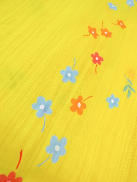 Photo8: O0228T Vintage Japanese kimono  Vivid Yellow YUKATA summer(made in Other than Japan) for women / Cotton. Flower,   (Grade B) (8)