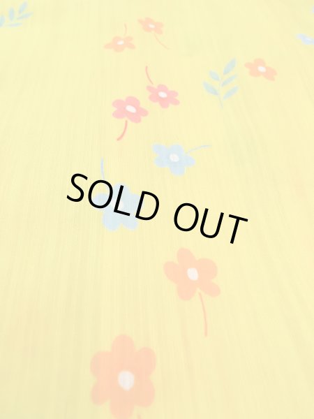 Photo10: O0228T Vintage Japanese kimono  Vivid Yellow YUKATA summer(made in Other than Japan) for women / Cotton. Flower,   (Grade B) (10)