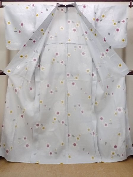 Photo2: O0228U Vintage Japanese kimono  Light Gray YUKATA summer(made in Other than Japan) for women / Linen. SAKURA cherry blossom,   (Grade D) (2)