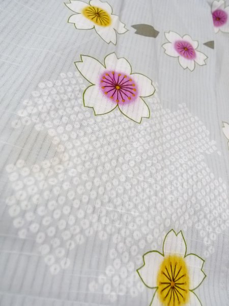Photo8: O0228U Vintage Japanese kimono  Light Gray YUKATA summer(made in Other than Japan) for women / Linen. SAKURA cherry blossom,   (Grade D) (8)
