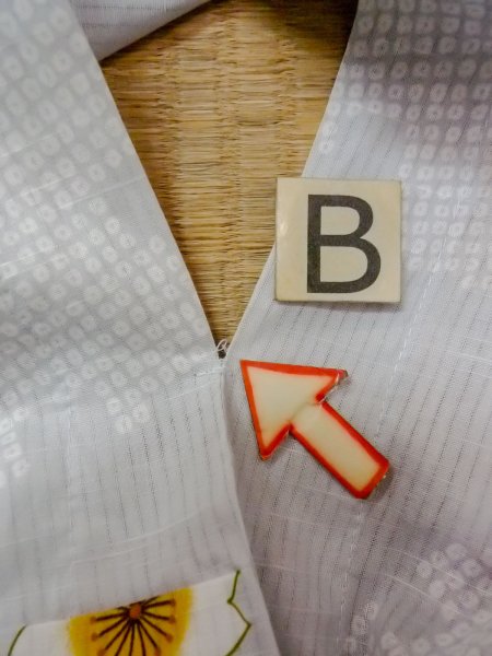 Photo15: O0228U Vintage Japanese kimono  Light Gray YUKATA summer(made in Other than Japan) for women / Linen. SAKURA cherry blossom,   (Grade D) (15)