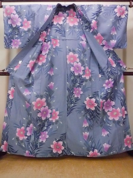 Photo2: O0228W Vintage Japanese kimono  Bluish Gray YUKATA summer(made in Other than Japan) for women / Cotton. Iris Fabric is made in Japan. Lilly pattern.  (Grade C) (2)