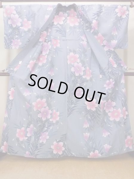 Photo2: O0228W Vintage Japanese kimono  Bluish Gray YUKATA summer(made in Other than Japan) for women / Cotton. Iris Fabric is made in Japan. Lilly pattern.  (Grade C) (2)