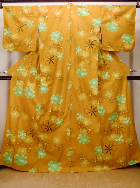 Photo1: O0228X Vintage Japanese kimono   Golden Yellow YUKATA summer(made in Other than Japan) for women / Cotton. Flower   (Grade B) (1)