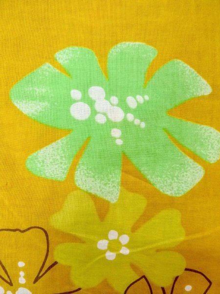 Photo6: O0228X Vintage Japanese kimono   Golden Yellow YUKATA summer(made in Other than Japan) for women / Cotton. Flower   (Grade B) (6)
