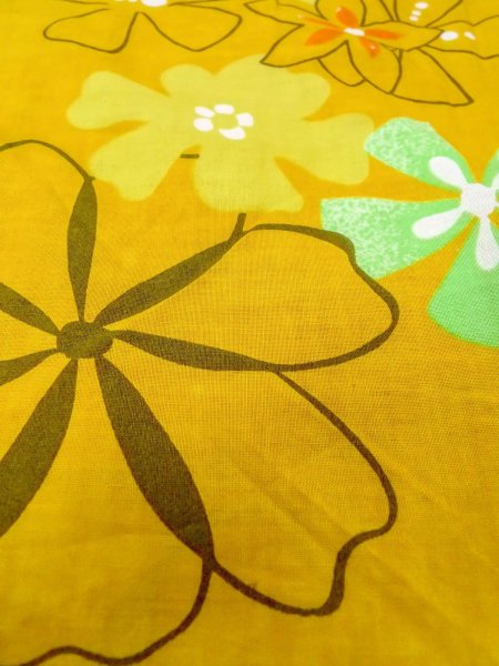 Photo9: O0228X Vintage Japanese kimono   Golden Yellow YUKATA summer(made in Other than Japan) for women / Cotton. Flower   (Grade B) (9)
