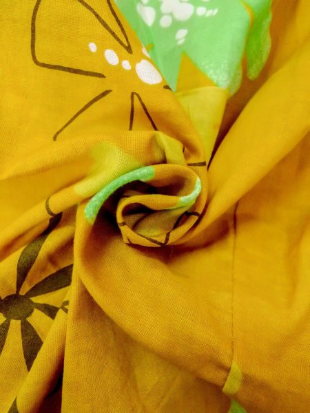 Photo11: O0228X Vintage Japanese kimono   Golden Yellow YUKATA summer(made in Other than Japan) for women / Cotton. Flower   (Grade B) (11)