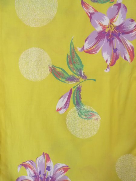 Photo4: Mint O0228Z Vintage Japanese kimono  Pale Yellow YUKATA summer(made in Other than Japan) for women / Cotton. Flower, Lilly pattern.  (Grade A) (4)