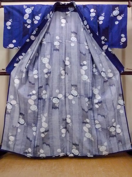 Photo2: O0301D Used Japanese kimono  Dark Blue YUKATA summer(made in Other than Japan) for women / Cotton. Flower,   (Grade B) (2)