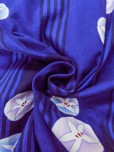 Photo11: O0301D Used Japanese kimono  Dark Blue YUKATA summer(made in Other than Japan) for women / Cotton. Flower,   (Grade B) (11)