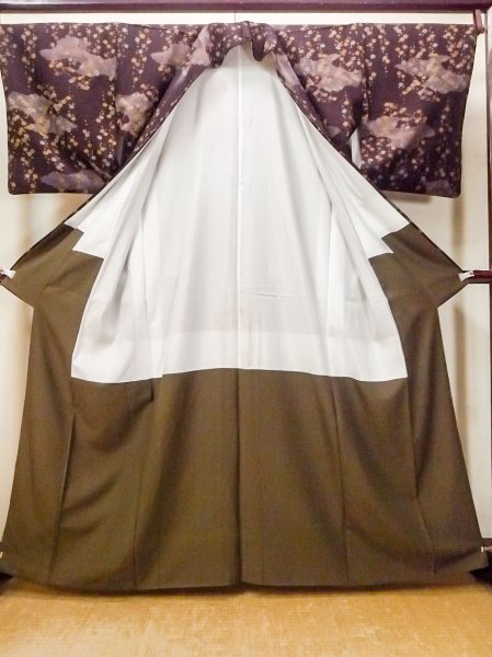 Photo2: O0312A Used Japanese kimono  Dark Purple KOMON dyed for women / Silk. UME plum bloom,   (Grade B) (2)