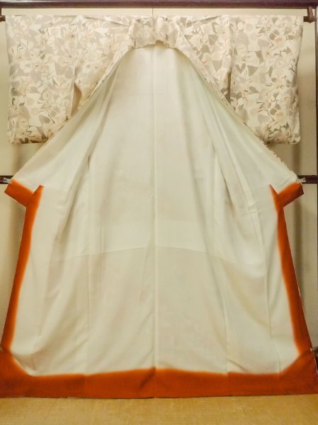 Photo2: O0312I Vintage Japanese kimono  Light Off White KOMON dyed for women / Silk. Leaf,   (Grade B) (2)