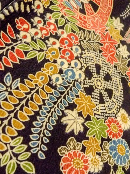 Photo10: O0312K Used Japanese kimono   Black HITOE unlined for women / Synthetic. Flower,   (Grade B) (10)