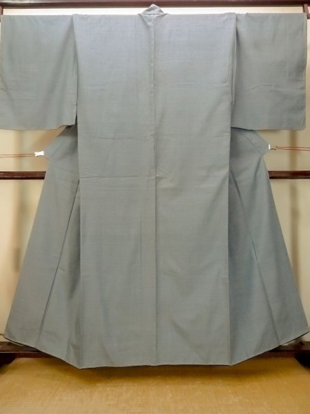 Photo1: O0312M Used Japanese kimono  Pale Gray YUUKI-TSUMUGI for men / Silk. Tortoise-shell pattern(Hexagonal pattern) 100 Tortoise-shell pattern(Hexagonal pattern)  (Grade B) (1)