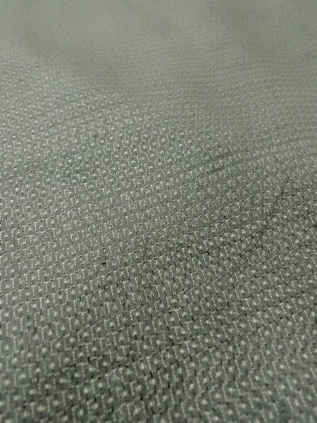 Photo10: O0312M Used Japanese kimono  Pale Gray YUUKI-TSUMUGI for men / Silk. Tortoise-shell pattern(Hexagonal pattern) 100 Tortoise-shell pattern(Hexagonal pattern)  (Grade B) (10)