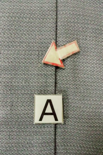 Photo19: O0312N Used Japanese kimono  Pale Gray YUUKI-TSUMUGI for men / Silk. Tortoise-shell pattern(Hexagonal pattern) 100 Tortoise-shell pattern(Hexagonal pattern)  (Grade B) (19)