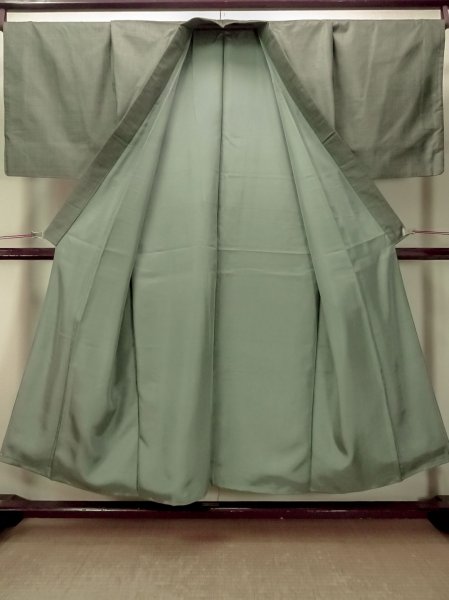 Photo2: O0312Q Used Japanese kimono   Gray OSHIMA-TSUMUGI for men / Silk. Tortoise-shell pattern(Hexagonal pattern) 120 Tortoise-shell pattern(Hexagonal pattern)  (Grade B) (2)