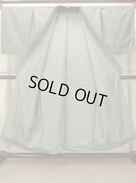 Photo2: O0312Q Used Japanese kimono   Gray OSHIMA-TSUMUGI for men / Silk. Tortoise-shell pattern(Hexagonal pattern) 120 Tortoise-shell pattern(Hexagonal pattern)  (Grade B) (2)