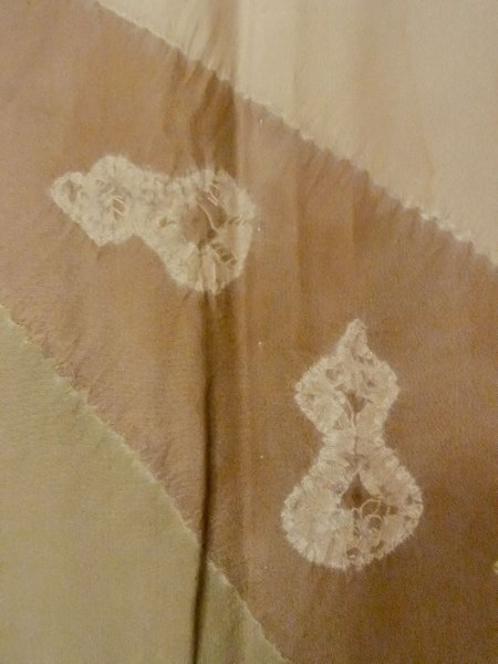 Photo7: O0312R Used Japanese kimono   Gray OSHIMA-TSUMUGI for men / Silk. Tortoise-shell pattern(Hexagonal pattern) 120 Tortoise-shell pattern(Hexagonal pattern)  (Grade B) (7)