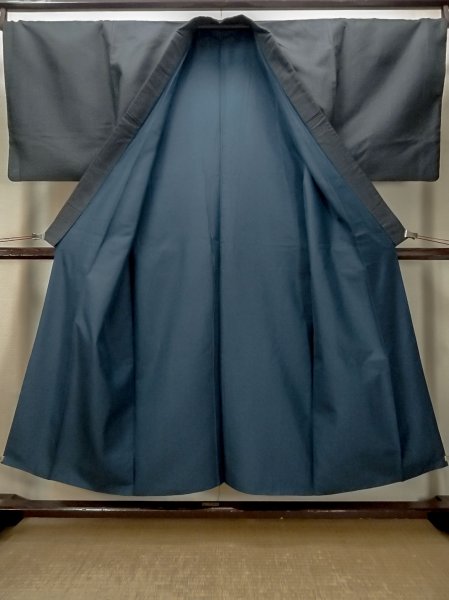 Photo2: O0312U Used Japanese kimono  Dark Indigo Blue Men's Kimono for men / Silk. Tortoise-shell pattern(Hexagonal pattern)   (Grade B) (2)