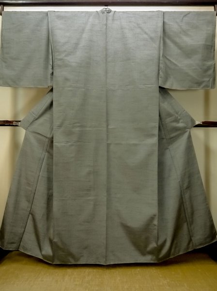 Photo1: Mint O0312W Used Japanese kimono  Light Gray YUUKI-TSUMUGI for men / Silk.    (Grade A) (1)