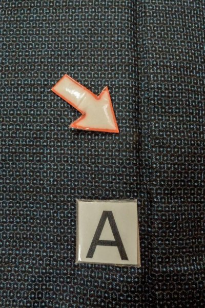 Photo10: O0313A Used Japanese kimono   Navy Blue OSHIMA-TSUMUGI for men / Silk. Tortoise-shell pattern(Hexagonal pattern)   (Grade B) (10)