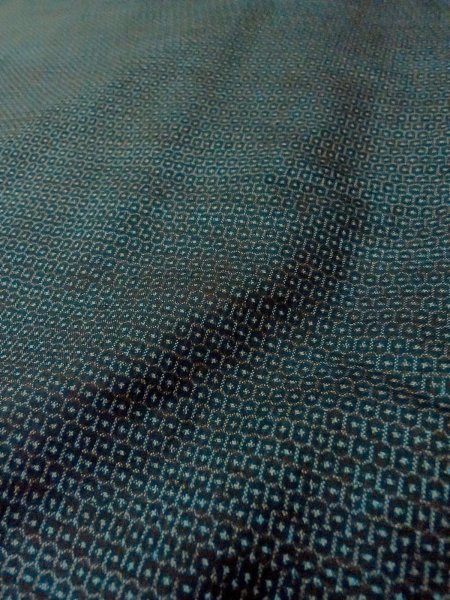 Photo14: O0313B Used Japanese kimono   Navy Blue OSHIMA-TSUMUGI for men / Silk. Tortoise-shell pattern(Hexagonal pattern)   (Grade B) (14)