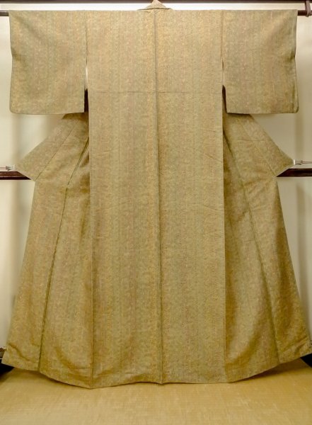 Photo1: O0328B Vintage Japanese kimono  Grayish Green TSUMUGI pongee for women / Silk. Chinese flower,   (Grade B) (1)