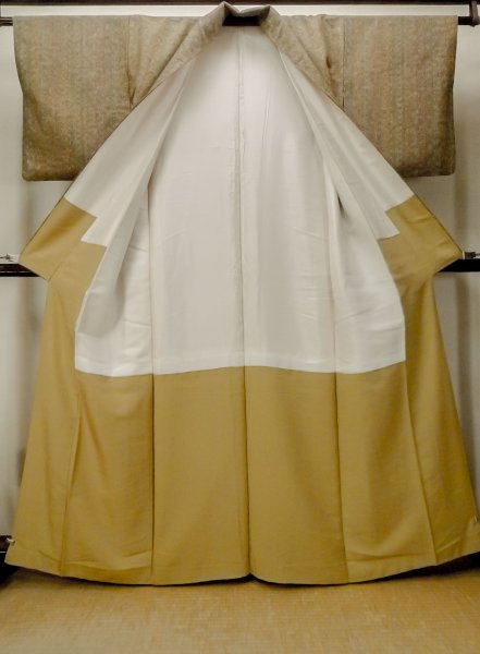 Photo2: O0328B Vintage Japanese kimono  Grayish Green TSUMUGI pongee for women / Silk. Chinese flower,   (Grade B) (2)