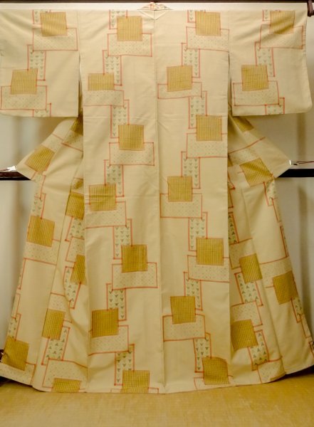 Photo1: O0328C Vintage Japanese kimono   Beige TSUMUGI pongee for women / Silk. Quadrangle,   (Grade B) (1)