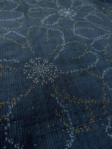 Photo10: O0328D Used Japanese kimono   Navy Blue TOKAMACHI-TSUMUGI for women / Silk. Chrysanthemum,   (Grade B) (10)