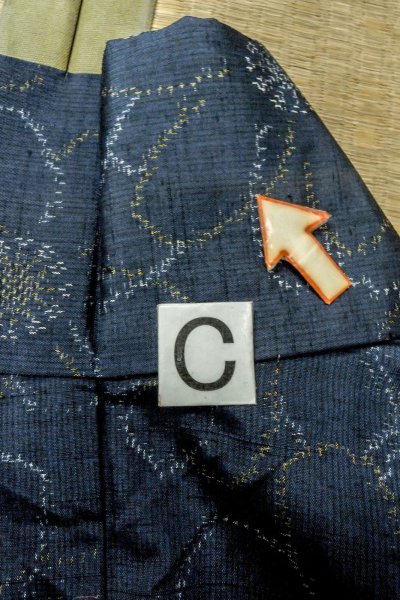 Photo16: O0328D Used Japanese kimono   Navy Blue TOKAMACHI-TSUMUGI for women / Silk. Chrysanthemum,   (Grade B) (16)