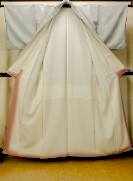 Photo2: O0328F Vintage Japanese kimono  Pale Light Blue TSUMUGI pongee for women / Silk. Flower,   (Grade D) (2)