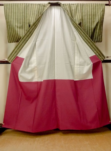 Photo2: Mint O0328G Vintage Japanese kimono  Grayish Yellowish Green TSUMUGI pongee for women / Silk. Stripes   (Grade A) (2)