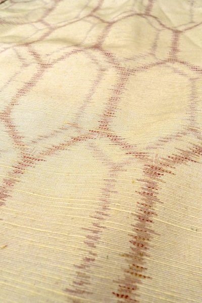 Photo8: O0328I Vintage Japanese kimono   Ivory TSUMUGI pongee for women / Silk. Tortoise-shell pattern(Hexagonal pattern)   (Grade B) (8)