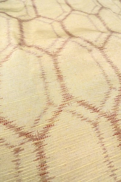 Photo10: O0328I Vintage Japanese kimono   Ivory TSUMUGI pongee for women / Silk. Tortoise-shell pattern(Hexagonal pattern)   (Grade B) (10)