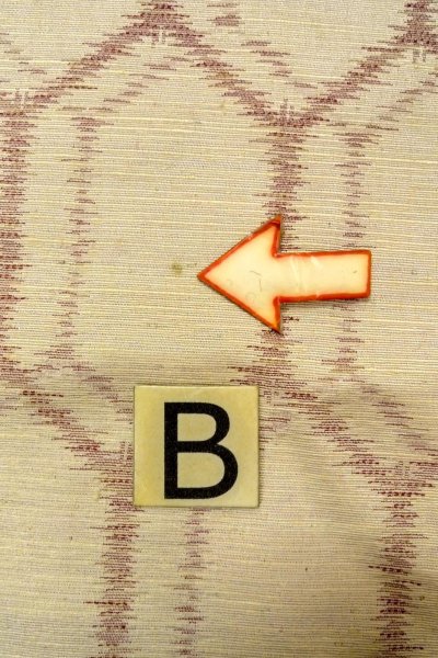 Photo15: O0328I Vintage Japanese kimono   Ivory TSUMUGI pongee for women / Silk. Tortoise-shell pattern(Hexagonal pattern)   (Grade B) (15)