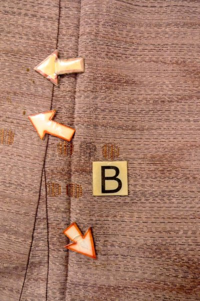 Photo15: O0328J Vintage Japanese kimono  Grayish Pink TSUMUGI pongee for women / Silk. Stream,   (Grade C) (15)