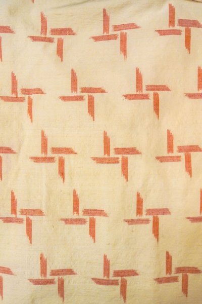 Photo3: O0328K Vintage Japanese kimono   Ivory TSUMUGI pongee for women / Silk. Abstract pattern   (Grade B) (3)