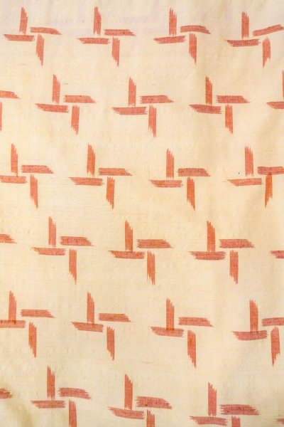 Photo4: O0328K Vintage Japanese kimono   Ivory TSUMUGI pongee for women / Silk. Abstract pattern   (Grade B) (4)