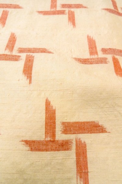 Photo9: O0328K Vintage Japanese kimono   Ivory TSUMUGI pongee for women / Silk. Abstract pattern   (Grade B) (9)