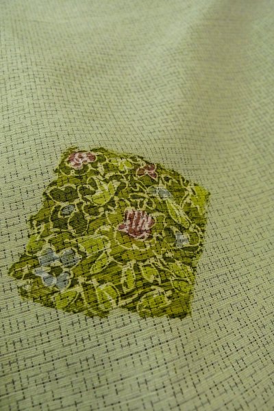 Photo8: O0328M Vintage Japanese kimono  Pale Green TSUMUGI pongee for women / Silk. Flower,   (Grade B) (8)
