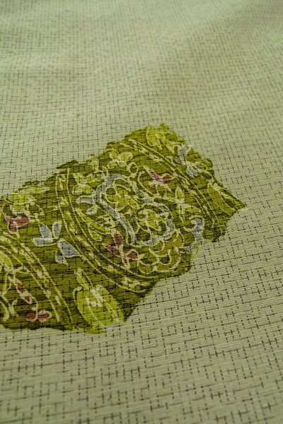 Photo9: O0328M Vintage Japanese kimono  Pale Green TSUMUGI pongee for women / Silk. Flower,   (Grade B) (9)