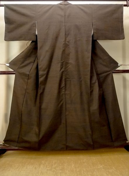 Photo1: O0328P Vintage Japanese kimono Dark Brown TSUMUGI pongee for women / Silk. Line (Grade B) (1)