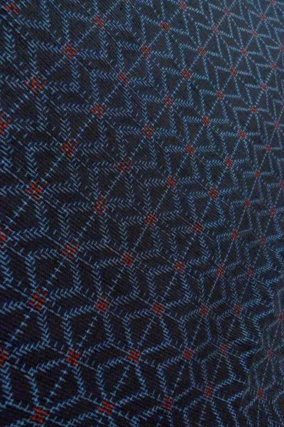 Photo8: O0328Q Vintage Japanese kimono Dark Indigo Blue TOKAMACHI-TSUMUGI for women / Silk. Geometrical pattern (Grade B) (8)